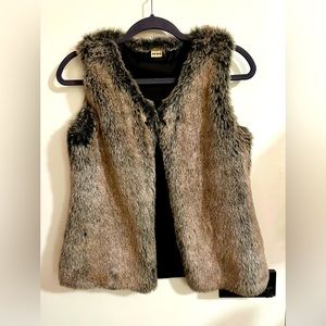 Faux fur vest size small.